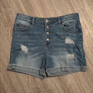 Stretchy denim shorts